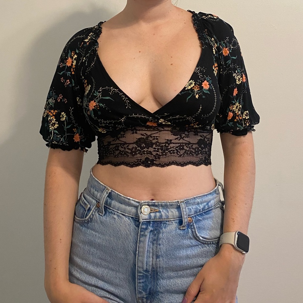 Urban Outfitters lace crop top - size small